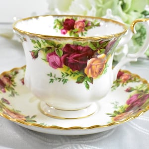 Vintage Royal Albert 1962 Old Country Roses Tea Cup