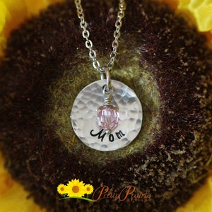 Hammered Mom Necklace, New Mom Gift, Hand Stamped, Birthstone, Mom or Grandma Jewelry, Mother&#39;s Day Gift, Dainty Pendant Jewelry, Metal Disc