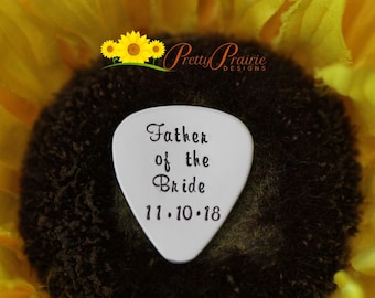 Father of the Bride Guitar Pick, Father of Groom Pick, Thanks You Dad Gift, Wedding Gift for Dad, Gift for Him, Hand Made, Wedding Date Pick