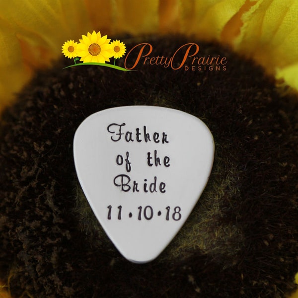 Father of the Bride Guitar Pick, Father of Groom Pick, Thanks You Dad Gift, Wedding Gift for Dad, Gift for Him, Hand Made, Wedding Date Pick