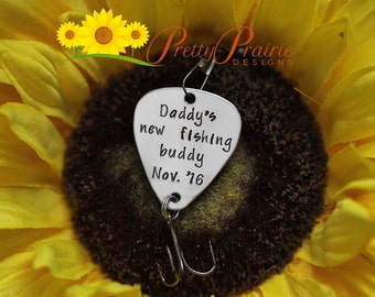 Daddy's New Fishing Buddy Lure, New Dad Gift, Baby Reveal, Custom Fishing Lure, Hand Stamped with Date, Engraved Fishing Hook, Father's Day