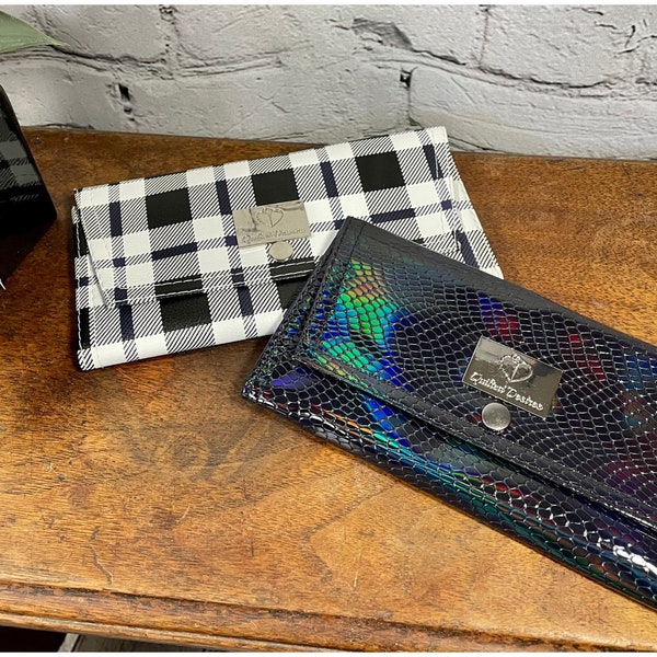 Architect Women’s Wallet/Black Metallic Rainbow/Black and White Plaid