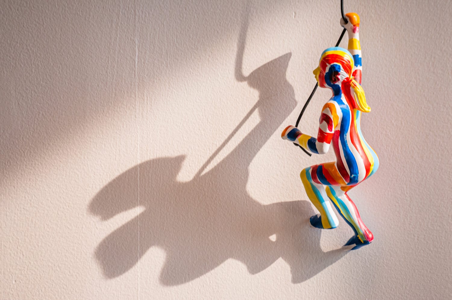 2 Piece Climbing Sculpture Wall Art Gift For Home Decor Interior Design