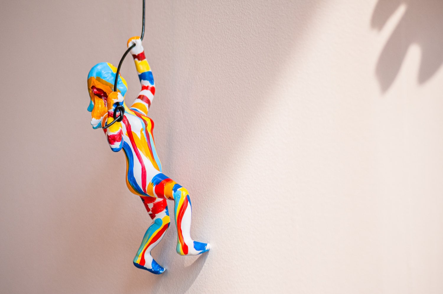 2 Piece Climbing Sculpture Wall Art Gift For Home Decor Interior Design