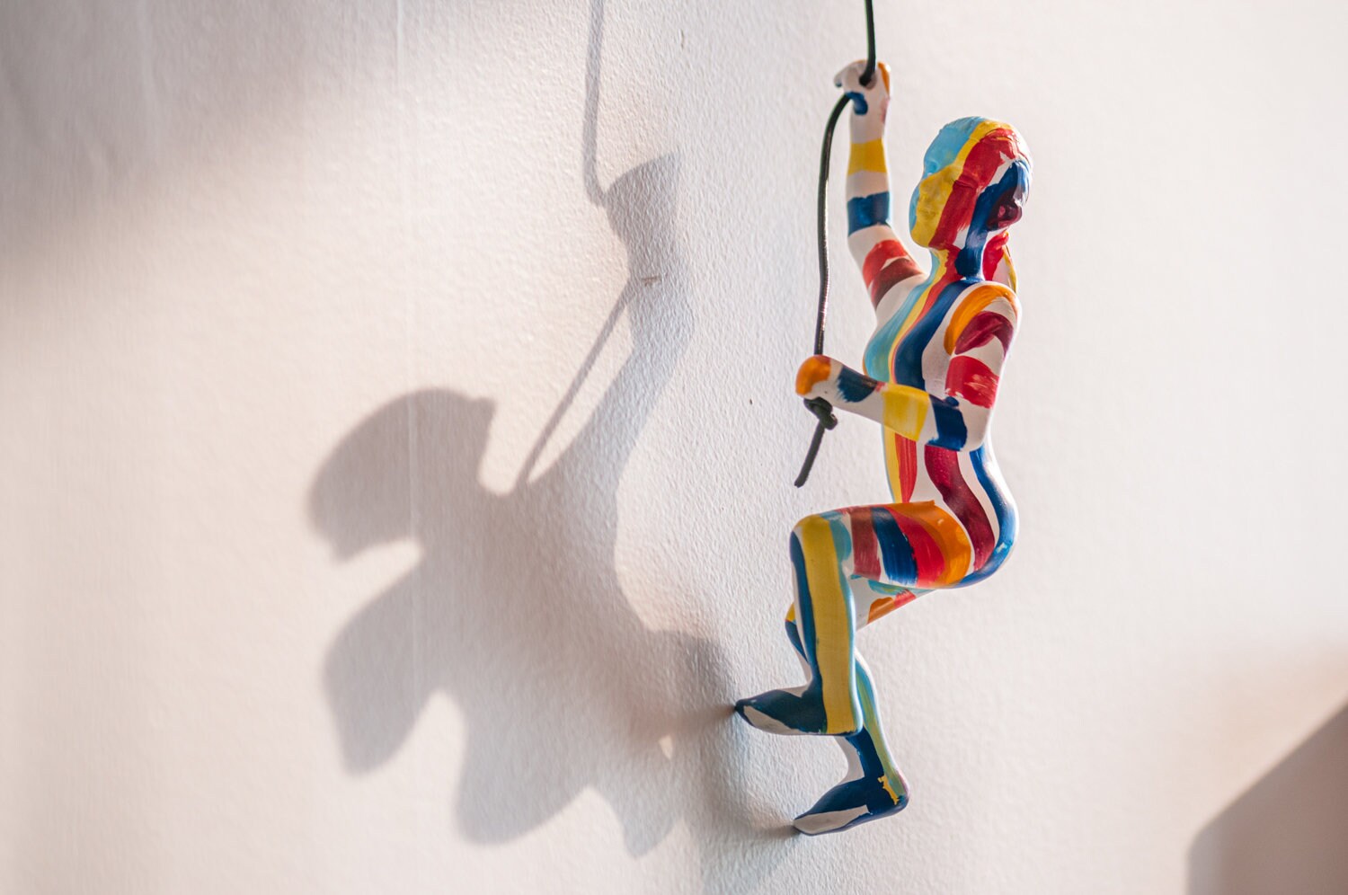 2 Piece Climbing Sculpture Wall Art Gift For Home Decor Interior Design