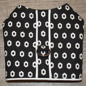 harness vest-white hexagons on black