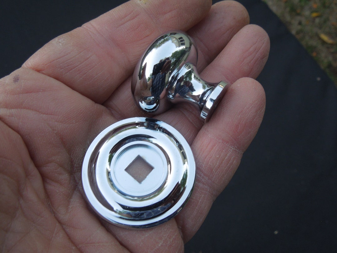 Lot of 5 Chrome Knobs With Backplates, Chrome Knobs, NOS