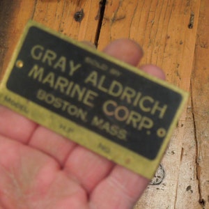 Rare étiquette en laiton pour moteur de tracteur, Gray Aldrich Marine Corp. Boston, Massachusetts, livraison gratuite image 1