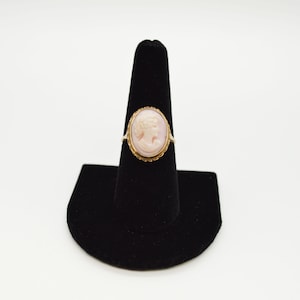 14K Lady's Cameo Estate Ring