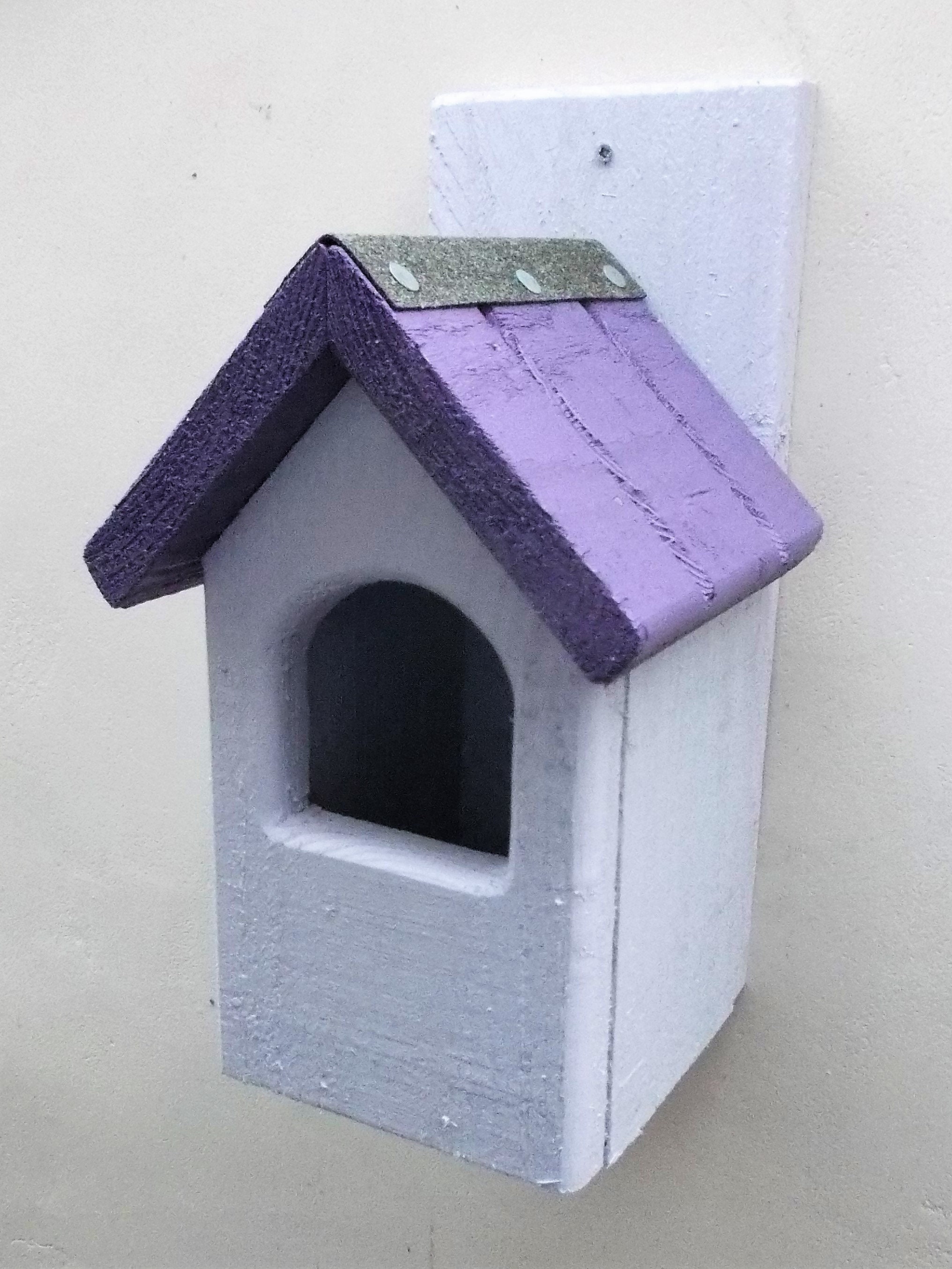 The 'Classic Robin' Bird Nesting Box Henry's Etsy