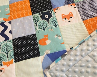 Handgefertigte Patchwork-Babydecke. Handgefertigt von Mum&me