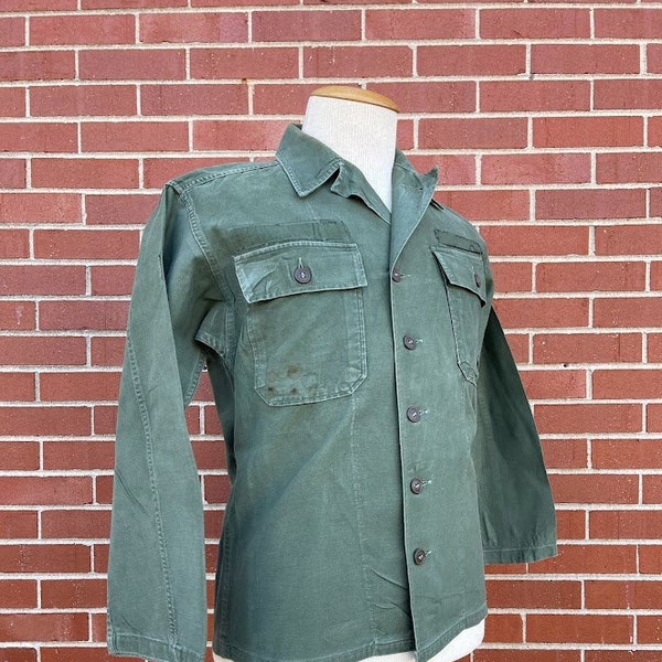 Vintage 1960's Vietnam War US Army First Pattern OG-107 Shirt, Size Medium, Vietnam War Shirt, Vietnam War Uniform, OG-107 Uniform, Retro
