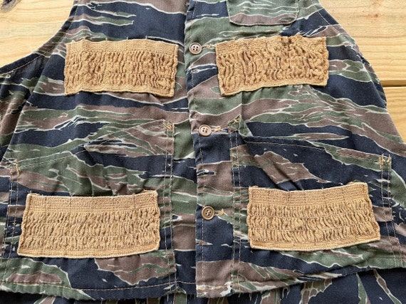 1980s Mens Tiger Stripe Camouflage Hunting Vest S… - image 4