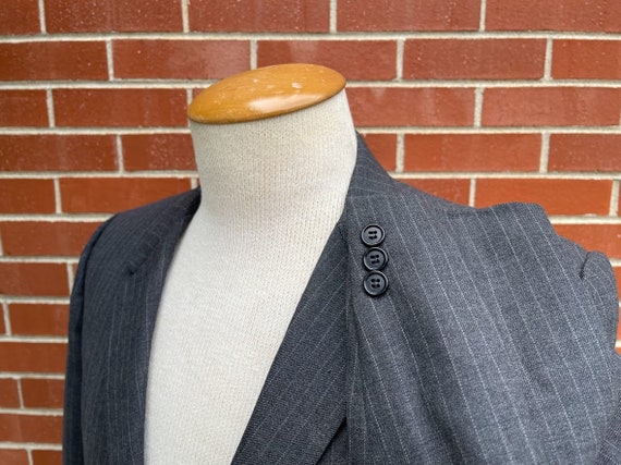 Vintage 1960's Men's Grey Pinstripe Wool Suit Jac… - image 4