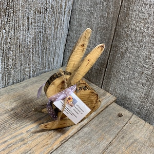Adorable bunny made from cottonwood! Great for a bunny lover!
