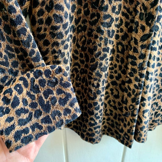 1990s Vintage Leopard Button Down Blouse - image 4