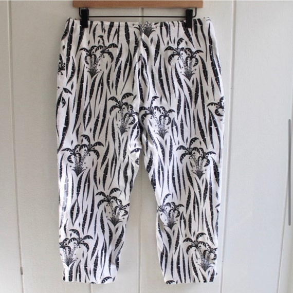 1990s Vintage Capri Pants Tropical Print - image 3