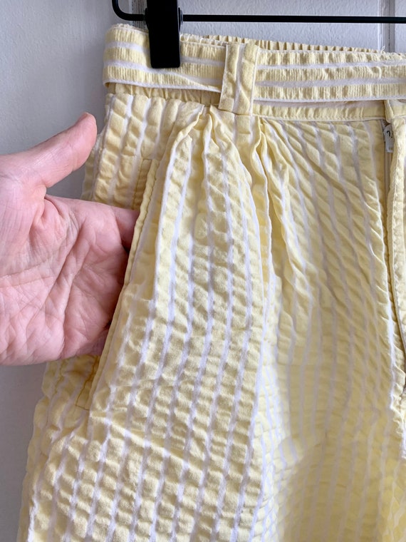 80s 90s Vintage Seersucker Pleated Shorts Yellow … - image 3
