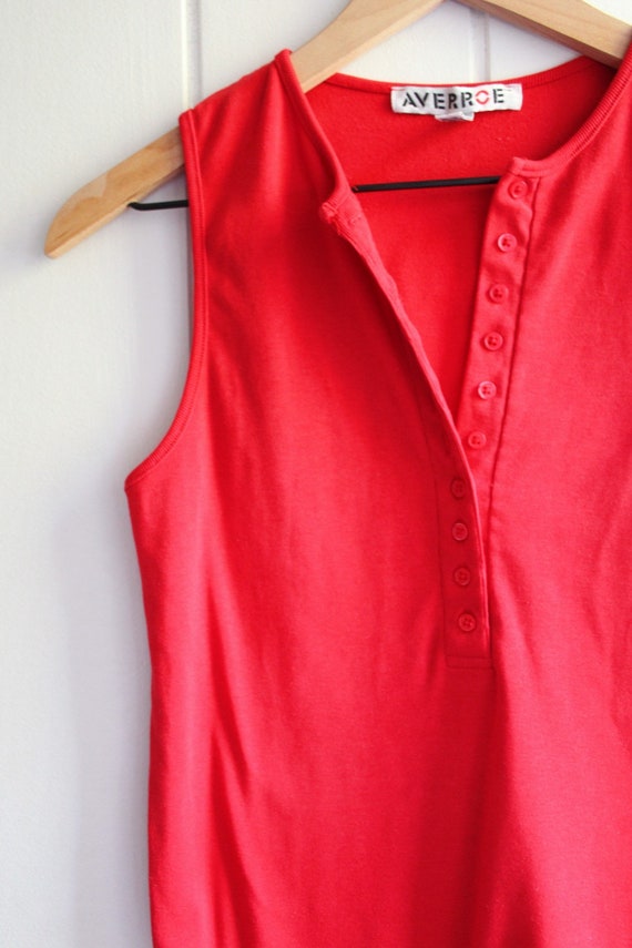 1980s Vintage Cherry Red Sleeveless Top Button Fr… - image 2