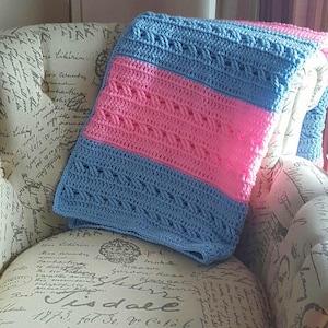 Crochet pattern ; crochet baby blanket pattern ; crib blanket ; crochet cable ; gender neutral baby