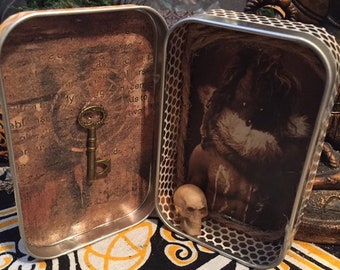 Shaman Altoid tin portable altar