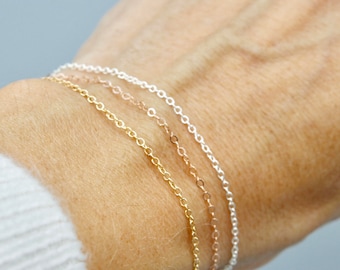 Delicada pulsera rellena de oro rosa, pulsera minimalista apilable
