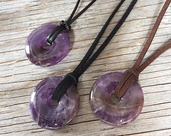 Pendentif d'Améthyste 30mm Collier de Protection Homme / Femme Cercle de Pierre naturelle Variété de couleur corde / suède Améthyste violet