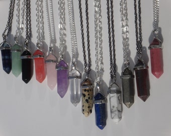 Collier de Cristal. Pointe de cristal pendentif. Pierres de chakra, guérison. Collier de superposition. Hippie, Bohémien. Santé et énergie