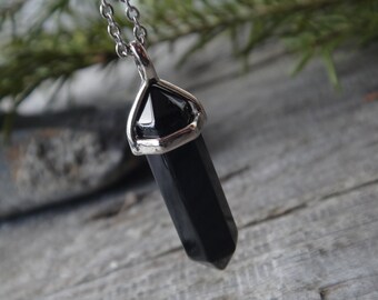 Collier d'Onyx noir. Pointe d'Onyx pendentif. Pierres de chakra, guérison. Collier de superposition. Santé et énergie. Pointe d'Onyx noir