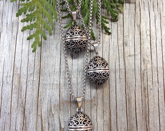 Halsband med diffusor av eteriska oljor. Filigran lavastenar. Aromaterapi. Bohemiskt halsband. Antik silver. Hälsa