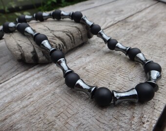 Collier noir pour Homme. Onyx noir mat et Hématite. Bijoux pour Hommes. Collier masculin. Santé, Énergie, Équilibre. Cadeau pour lui.