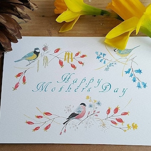 Muttertagskarte. Vogel Karte zum Muttertag. Britische Vögel. Mama-Karte. Mam-Karte. Wilde Blume und Vogel Mutter-Tageskarte. Karte für Mama