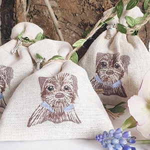 Border Terrier Lavendel Tasche. Handbedruckt und handbemalt. Linolschnitt-Kunstwerk. Border Terrier. Lavendelsäckchen. Norfolk Lavendel. Border Terrier