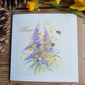 Muttertagskarte. Blumenkarte zum Muttertag. Buddleia Muttertagskarte. Blumenkarte. Blume und Bienen Karte.