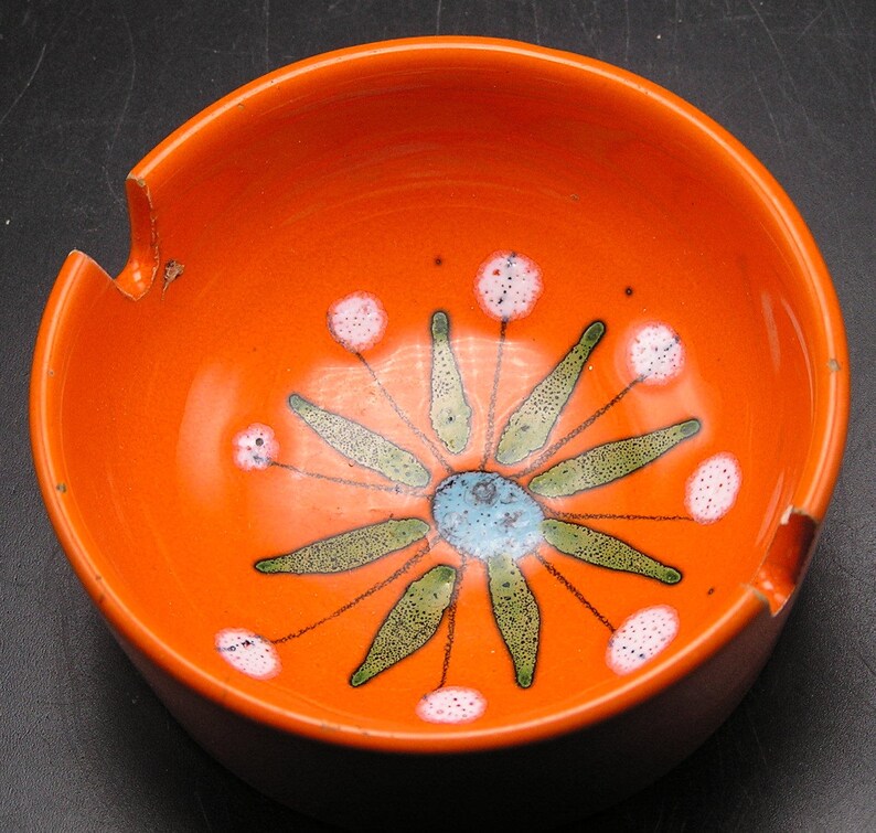 made in Italy Bold Mid Century Modern Hand Painted Ashtray