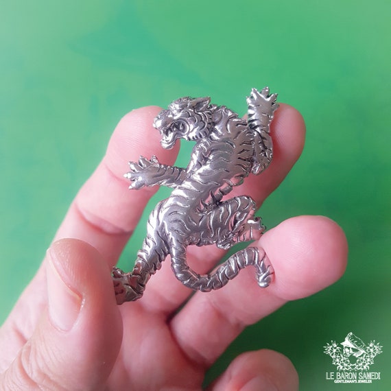 ROI TIGRE - Tiger Brooch in Sterling Silver, Old School Tattoo Style, Men's Costume Accessory, Lunar New Year Charm