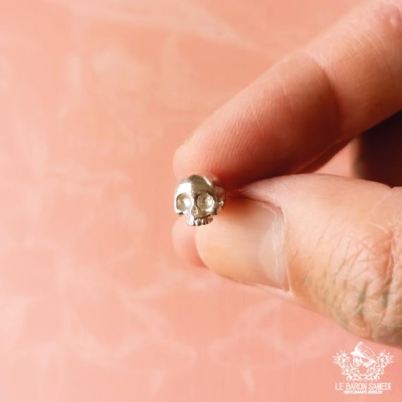 MURMURE DES OMBRES – Sterling Silver Skull Earring - Memento Mori
