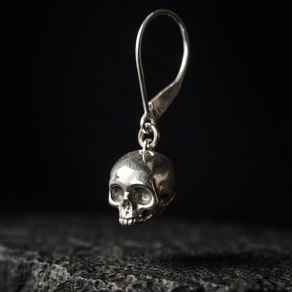 MURMURE DES OMBRES – Sterling Silver Skull Leverback Earring, Handmade Gothic Memento Mori Jewelry