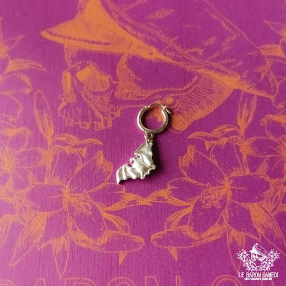 SOMBRE VOL – Sterling Silver Hoop Earring with a Bat in Full Flight Pendant