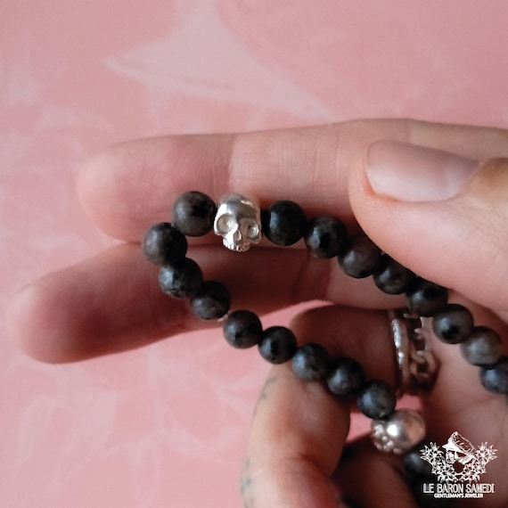 L'EVEIL DES FLAMMES – Bracelet in Yooperlite and Sterling Silver Skulls - Amulet and Protection Bracelet