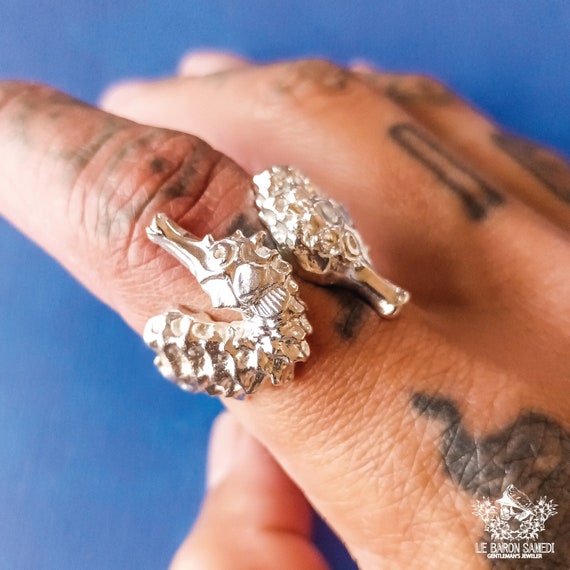 VALSE DES MERS - Adjustable Sterling Silver Men's Ring with Two Intertwined Seahorses - Unique and Elegant Marine Design