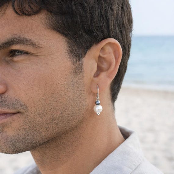 LUNE ET NUIT: Silver Stud Earrings with Natural Freshwater Pearls