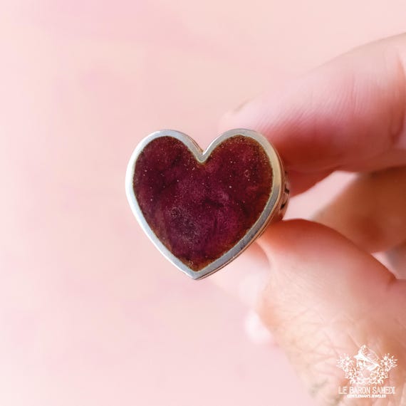 AMOUR VAUDOU - Heart signet ring in silver with enamel, featuring designs inspired by the Vévé Love, Erzulie - Valentine's Day gift