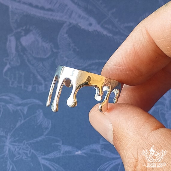 Bloody Ring- 925 sterling silver ring depicting blood dripping from a wound