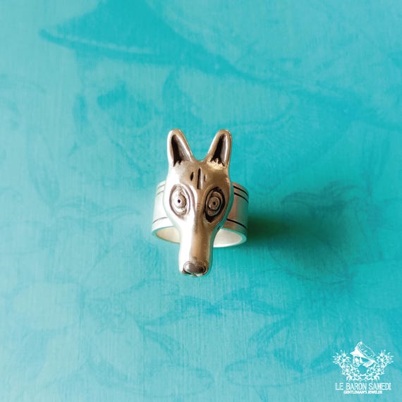 DOGGO : Bague en argent sterling, une création unique dessinée par l'artiste Dr Ponce pour la collection "Les Chiens de la Casse"