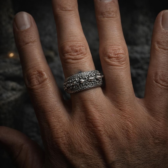 ANNEAU DRACONIQUE - Sterling Silver 925 Ring Inspired by the Mystical Scales of a Dragon's Back