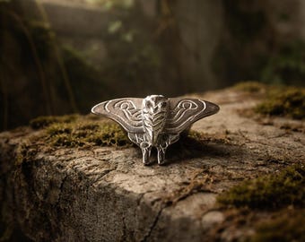 THE MILLER: Brosche, Anstecknadel aus 925er Sterlingsilber, eine Hommage an die Motte aus The Last of Us.