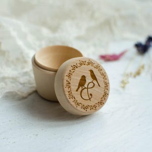 Small rustic jewelry box with Love Couple of Birds, gift for bride to wedding, Love women gift to Valentine's day image 1