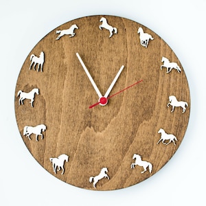 Pferd Holz Wanduhr, Hausdekor mit Pferden, aufgezogenes Pferd, Reiter Geschenk für Pferdeliebhaber, Bauernhof Bauernhaus Dekor