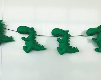 Easter sale—Customized Felt dinosaur garland----soft dinosaur--Nursery Decor--set of five dinosaurs  with string